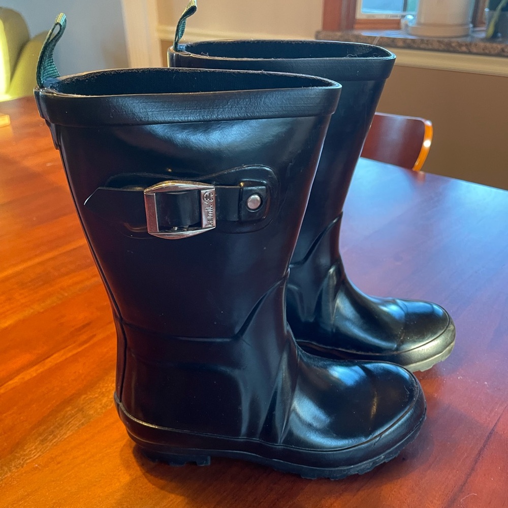 Like new kids Kamik boots size 13